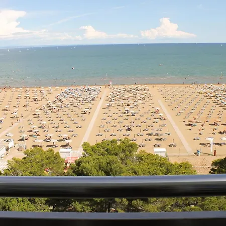 International Seaview Apartman